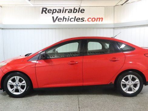 Used 2012 Ford Focus SE w/ SE Sport Pkg FWD image 1