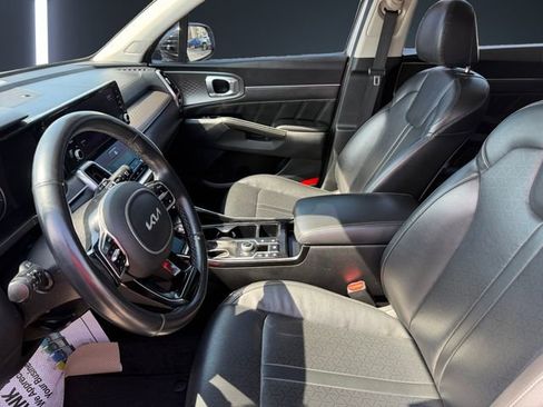 Used 2022 Kia Sorento SX AWD/4WD image 9