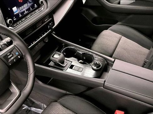 New 2026 Nissan Rogue SV image 9