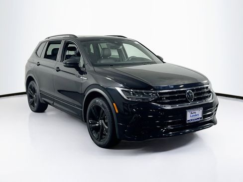 Used 2023 Volkswagen Tiguan SE R-Line image 3