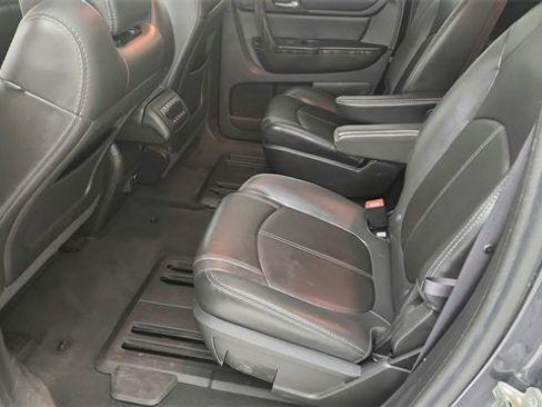 Used 2014 GMC Acadia SLT image 15