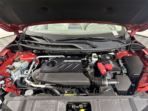 Used 2025 Nissan Rogue SV AWD/4WD image 34