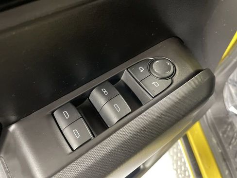 Used 2023 Chevrolet Colorado Trail Boss w/ Technology Package image 13