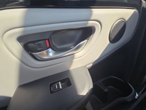 Used 2024 Honda Pilot Touring image 16
