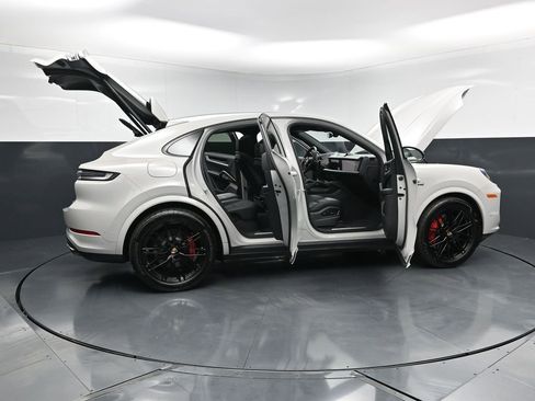 New 2025 Porsche Cayenne S AWD/4WD image 35