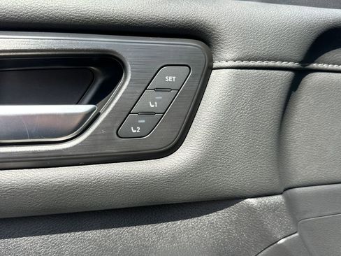 New 2026 Nissan Armada SL w/ Captain's Chari Seat Package image 12