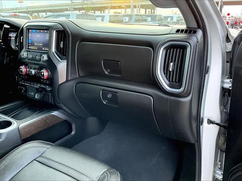 Used 2022 GMC Sierra 3500 Denali AWD/4WD image 17