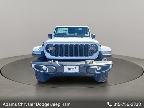 New 2026 Jeep Gladiator Sport AWD/4WD image 2