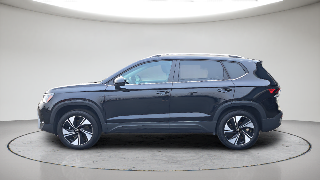 Used 2025 Volkswagen Taos SE AWD/4WD image 18