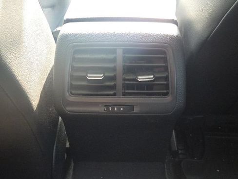 Used 2015 Volkswagen Golf S FWD image 17