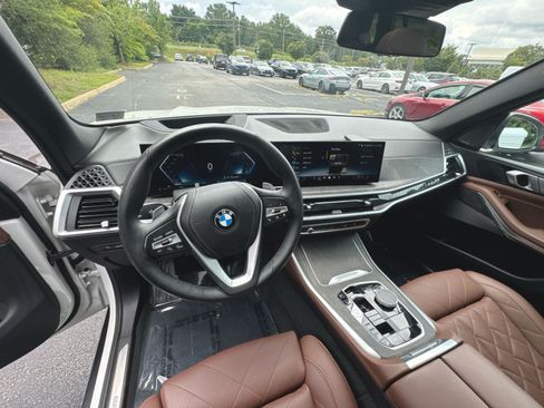 Used 2024 BMW X5 xDrive40i w/ Premium Package AWD/4WD image 12