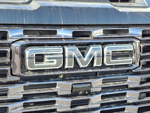 New 2026 GMC Sierra 2500 Denali Ultimate AWD/4WD image 13