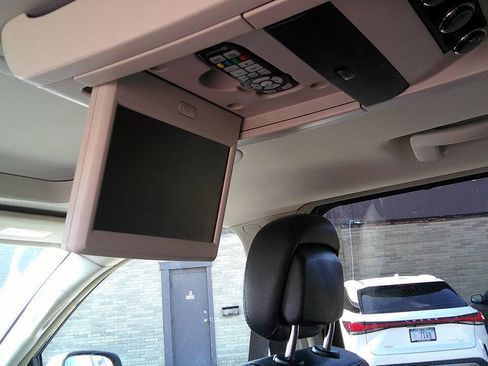 Used 2015 Chrysler Town & Country Touring-L w/ Driver Convenience Group FWD image 20