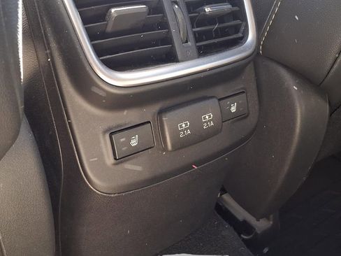 Used 2020 Subaru Outback Limited image 22