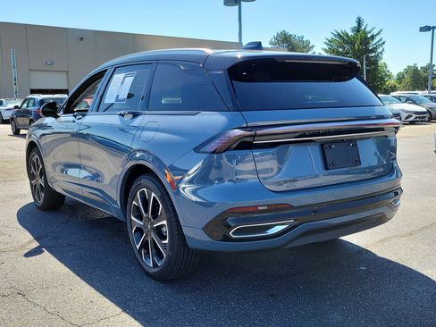 Used 2025 Lincoln Nautilus Reserve AWD/4WD image 3