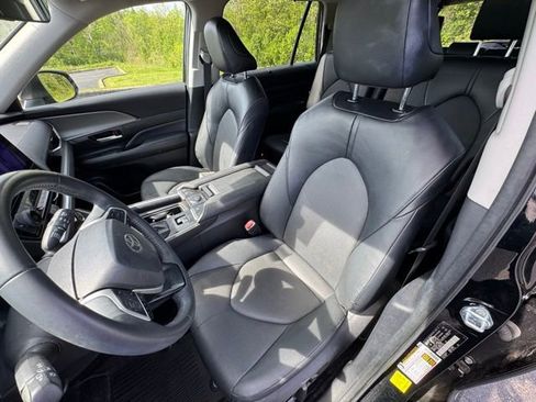 Used 2024 Toyota Grand Highlander AWD Hybrid image 13