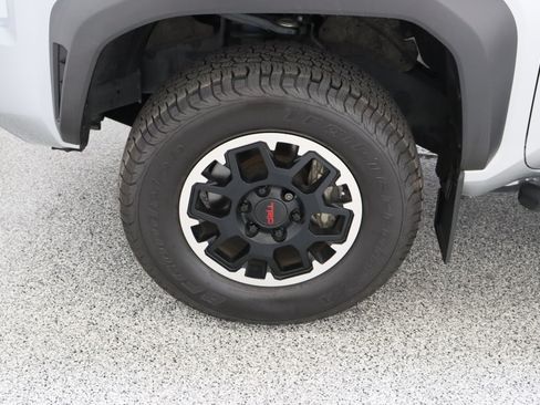 Certified 2024 Toyota Tacoma TRD Off-Road AWD/4WD image 11