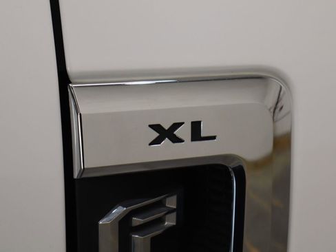 Used 2018 Ford F550 2WD Crew Cab Super Duty image 32