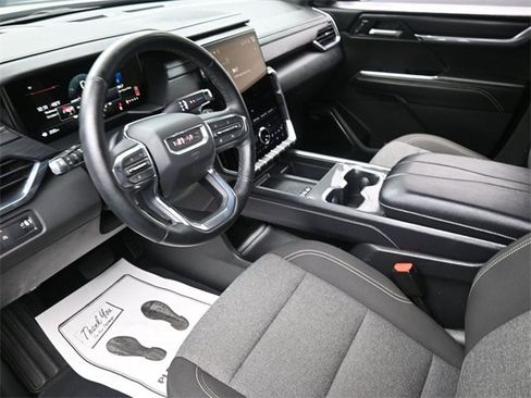 Used 2025 GMC Acadia Elevation image 18