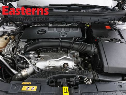 Used 2021 Mercedes-Benz GLB 250 4MATIC image 7