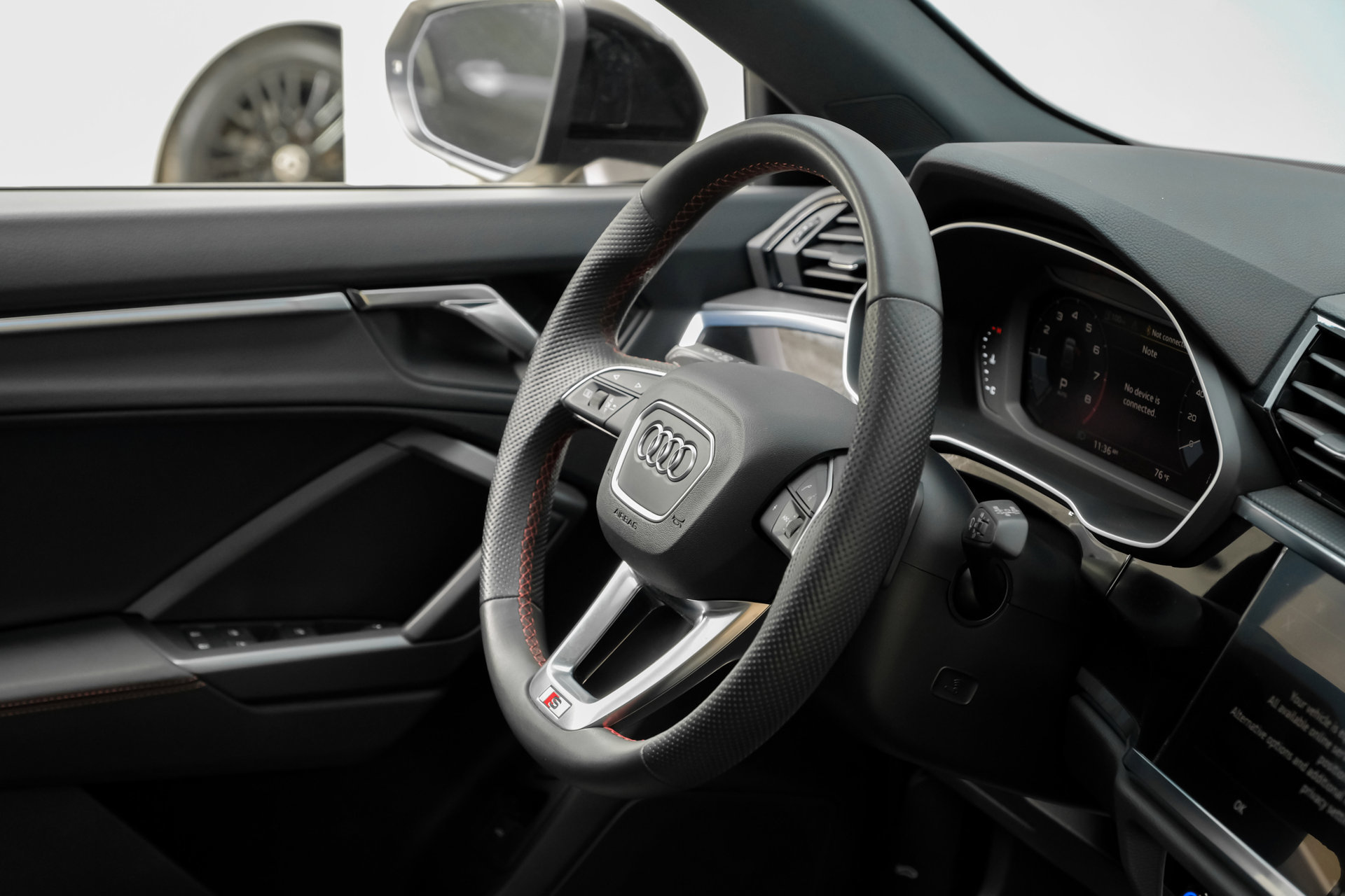 Used 2025 Audi Q3 2.0T Premium Plus AWD/4WD image 16