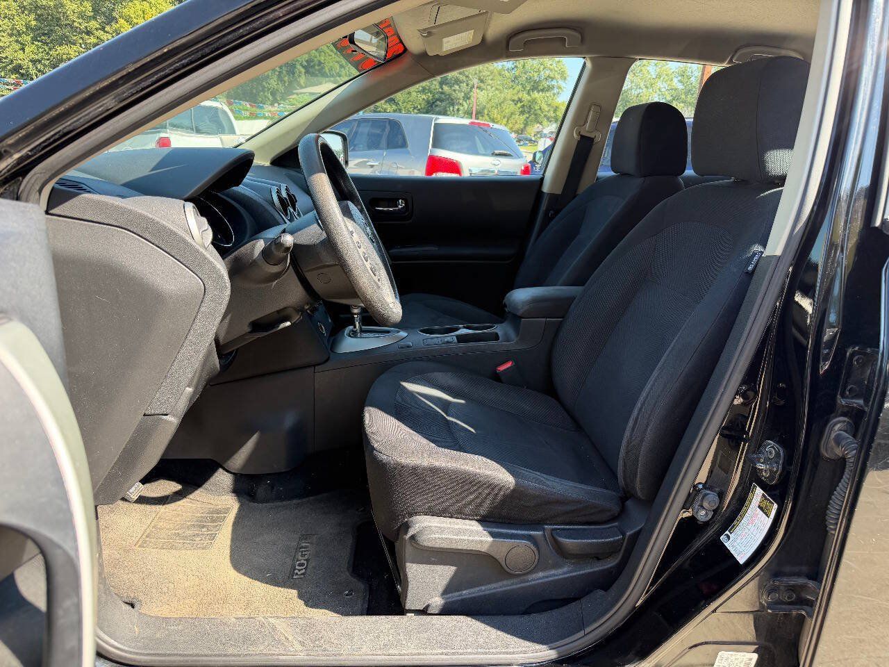Used 2014 Nissan Rogue S w/ Convenience Package AWD/4WD image 9