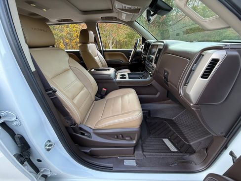 Used 2017 GMC Sierra 1500 Denali image 32