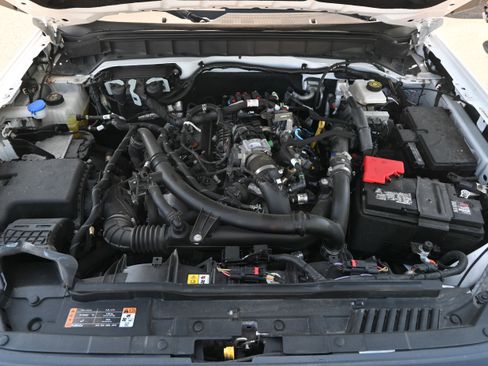 Used 2023 Ford Bronco Wildtrak AWD/4WD image 34