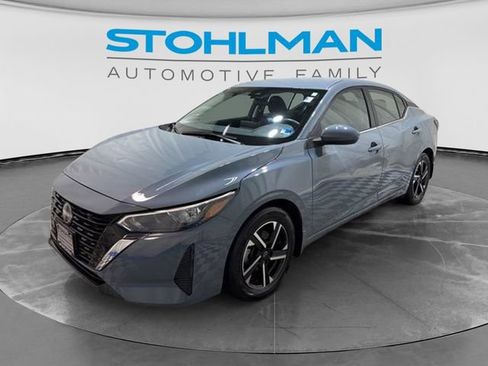 Used 2025 Nissan Sentra SV FWD image 11