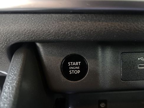 Used 2025 Nissan Rogue SL w/ Tech Package image 17