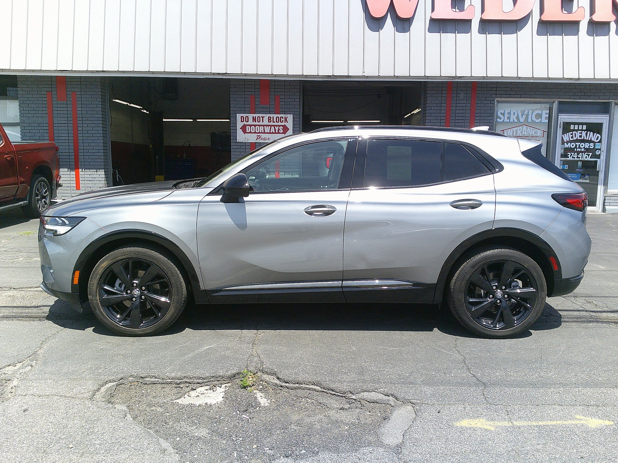 Used 2023 Buick Envision Essence w/ Sport Touring Package AWD/4WD image 12