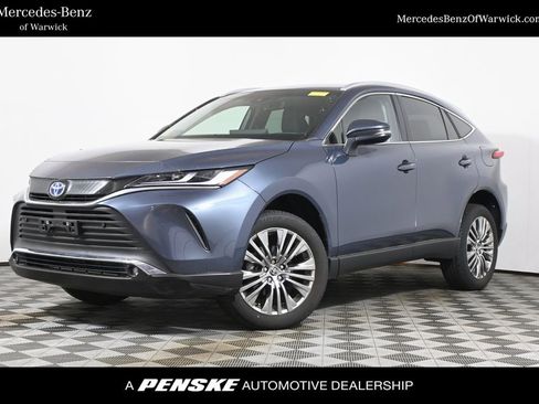 Used 2024 Toyota Venza XLE AWD/4WD image 1