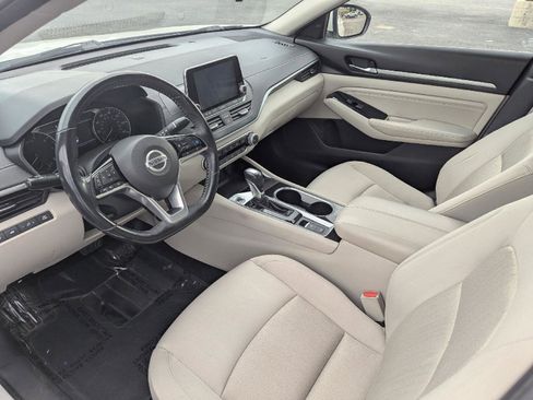 Used 2021 Nissan Altima 2.5 SV w/ SV Premium Package AWD/4WD image 13