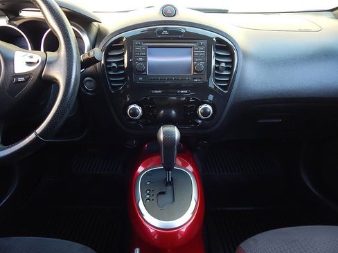 Used 2011 Nissan Juke SV FWD image 22