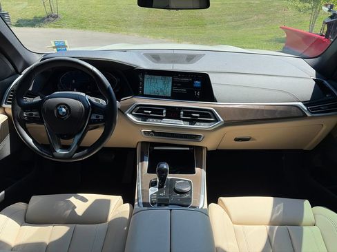 Used 2022 BMW X5 xDrive40i w/ Premium Package AWD/4WD image 7