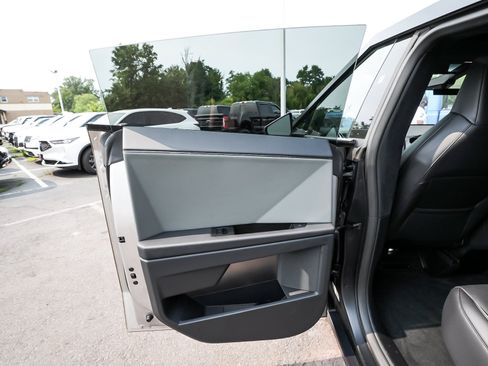 Used 2024 Tesla Cybertruck AWD Crew Cab image 12