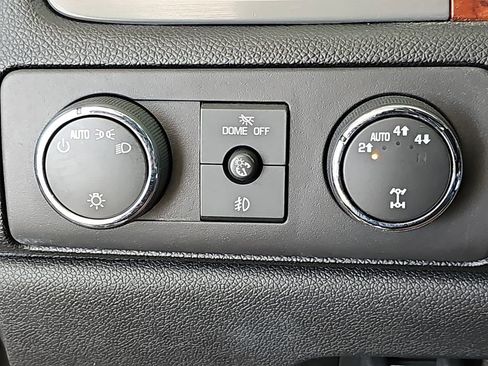 Used 2012 Chevrolet Tahoe LTZ AWD/4WD image 30