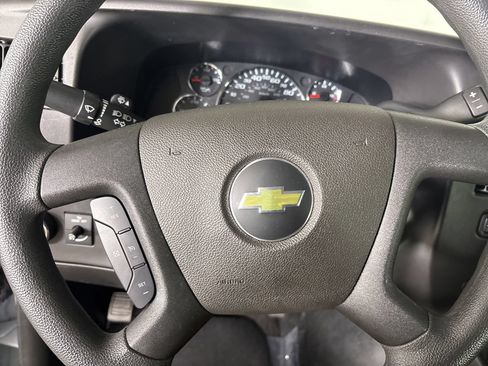 Used 2024 Chevrolet Express 3500 LT w/ LT Preferred Equipment Group RWD image 14