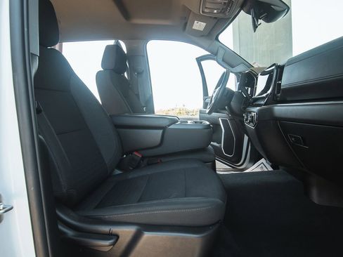 Used 2024 Chevrolet Silverado 2500 LT image 18