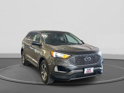 Used 2024 Ford Edge SEL w/ Convenience Package image 4