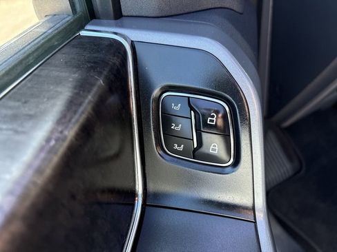 Used 2022 Ford F150 Lariat image 13