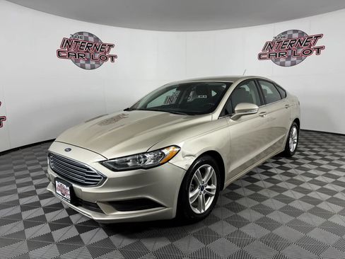 Used 2018 Ford Fusion SE FWD image 3