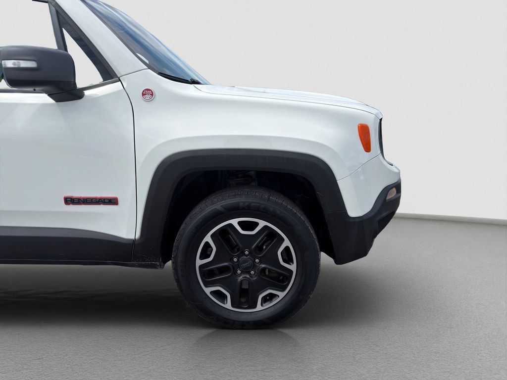 Used 2017 Jeep Renegade Trailhawk AWD/4WD image 23