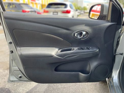 Used 2012 Nissan Versa SL image 27