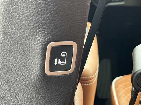 New 2026 Chrysler Pacifica Pinnacle image 21