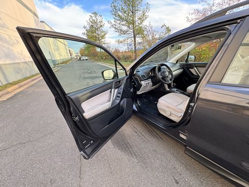 Used 2016 Subaru Forester 2.5i w/ Alloy Wheel Package image 9