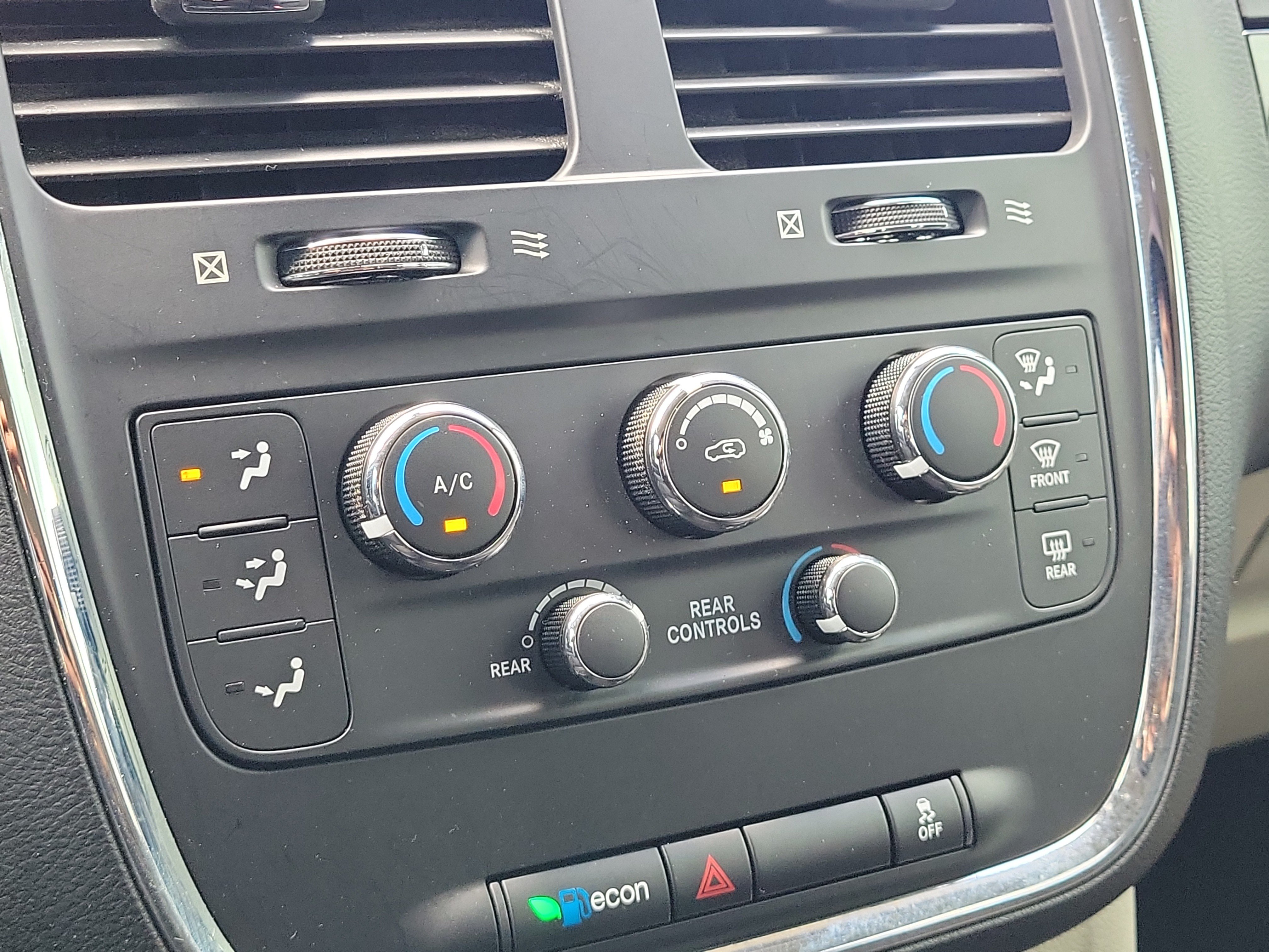 Used 2020 Dodge Grand Caravan SE FWD image 27