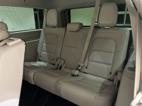 Used 2019 Lincoln Navigator L Reserve image 25