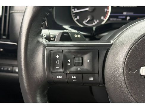 Used 2024 Nissan Pathfinder SV FWD image 28