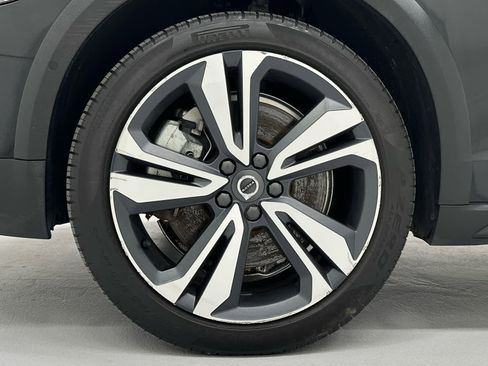 Used 2023 Volvo V60 B5 Cross Country Plus w/ Climate Package image 9